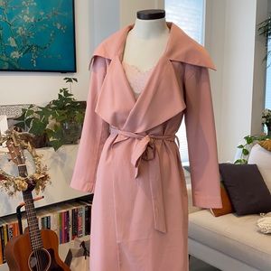 Pink airy trench with pockets and tie